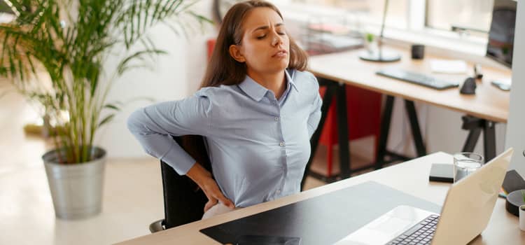Estiramientos de espalda para liberar tensiones y aliviar dolores